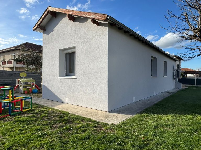 Chantier d'isolation thermique par l'extérieur à Aureilhan (65)