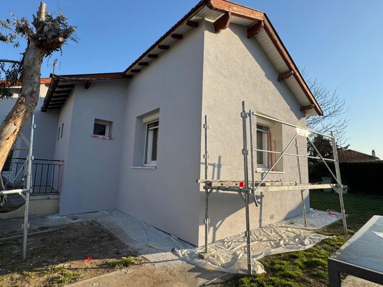 Chantier d'isolation thermique par l'extérieur à Aureilhan (65)