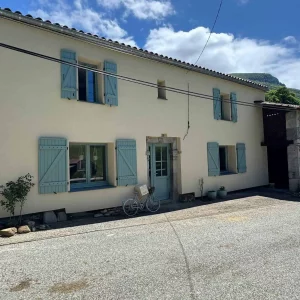 Chantier d'isolation thermique par l'extérieur à Nistos dans les Hautes-Pyrénées (65) façade 2_1