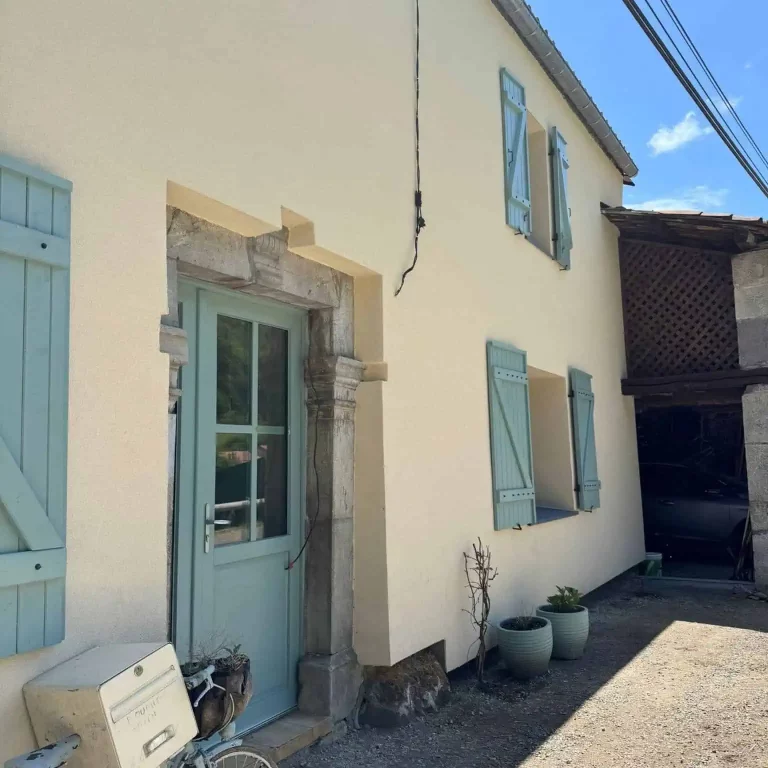 Chantier d'isolation thermique par l'extérieur à Nistos dans les Hautes-Pyrénées (65) façade 3_1